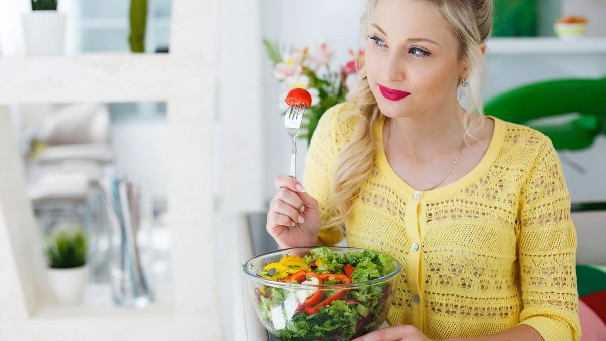 Zdrowa dieta odchudzająca – poznaj podstawowe zasady